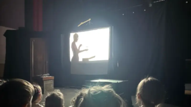Les tout-petits de la maternelle de la Garde découvrent le spectacle vivant