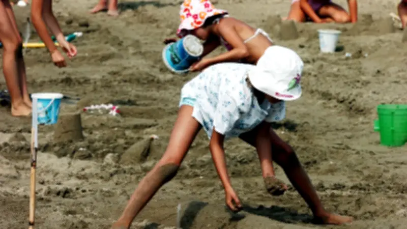 Les vacances d'été effacent-elles les apprentissages scolaires des enfants ?