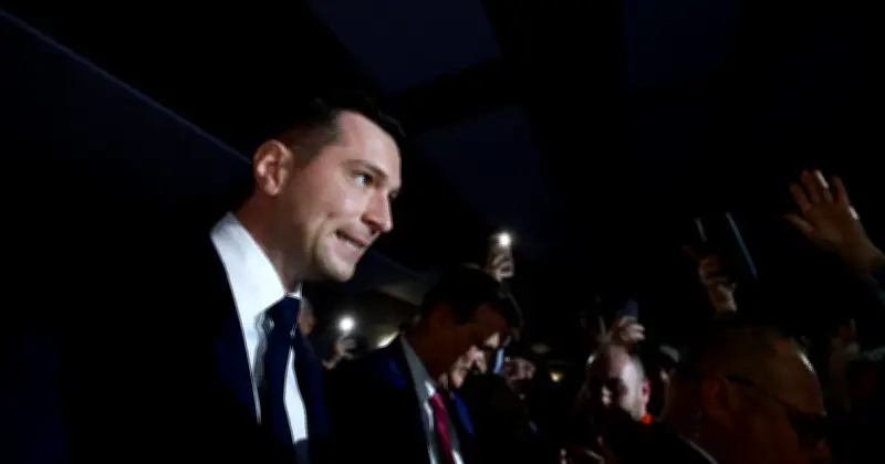 L'Europe face à la percée de l'extrême droite : le cordon sanitaire s'effrite