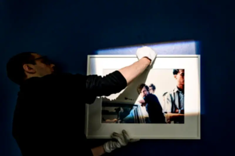 L'exposition Gilles Caron à Pau : immersion dans le montage d'une rétrospective photographique