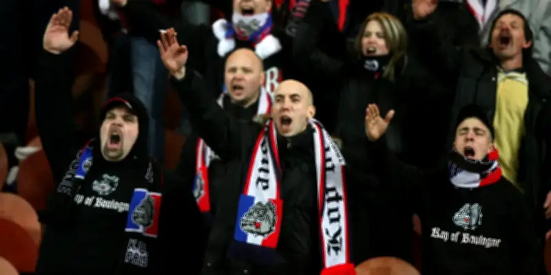 L'extrême droite française s'inspire des techniques des hooligans pour ses actions violentes