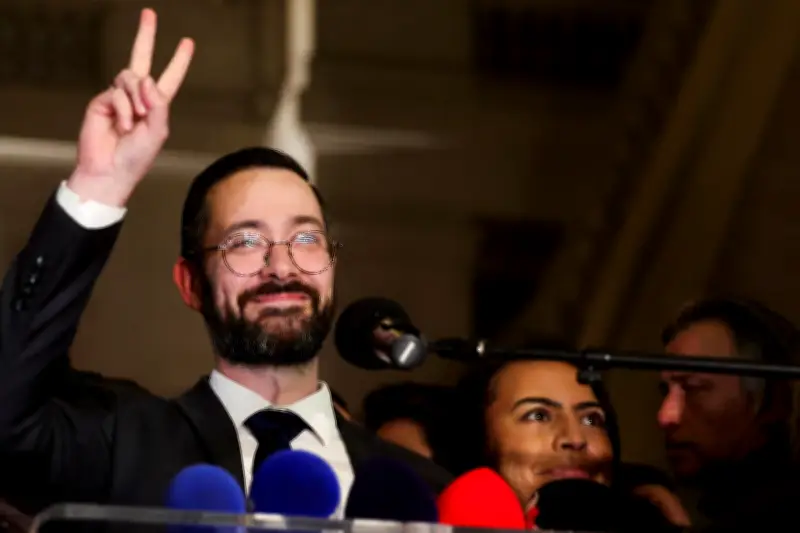 LFI aux municipales : décryptage d'une contre-élite et de son électorat composite