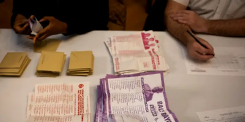 LFI revendique une percée en trompe-l'œil dans les banlieues franciliennes