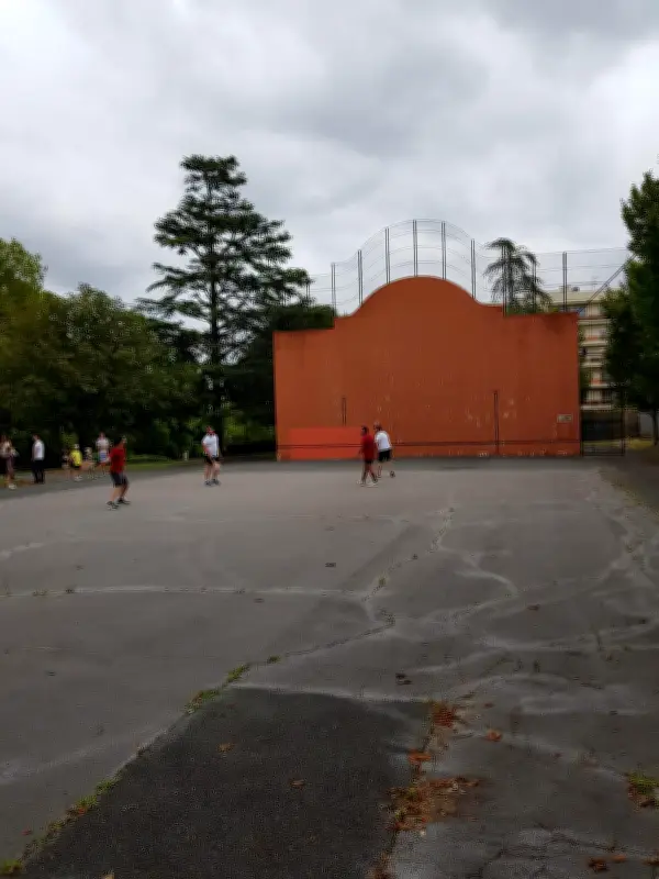 L'ikastola du Polo-Beyris lance la 2e édition de son tournoi de pala pour financer les activités