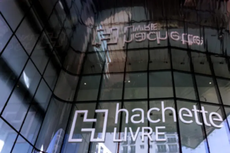 « Livres Hebdo » censure un droit de réponse sur l'influence de Bolloré chez Hachette