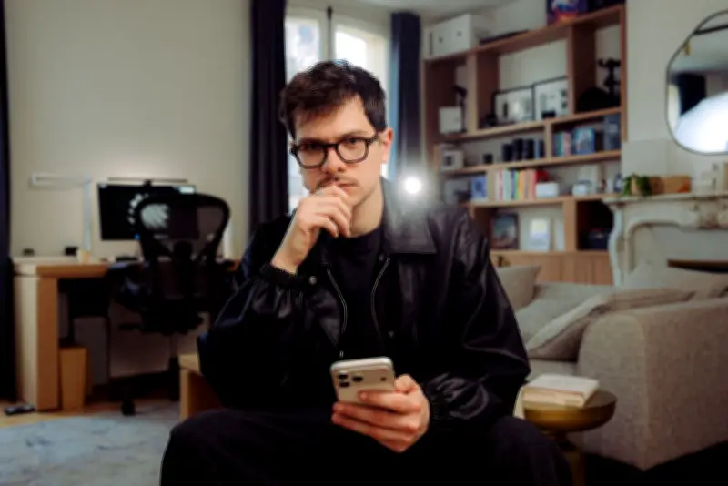 Léo Duff, le vidéaste tech qui privilégie la qualité à la course aux vues