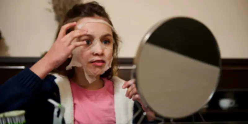 L'obsession skincare des préadolescentes : jusqu'à dix produits différents utilisés