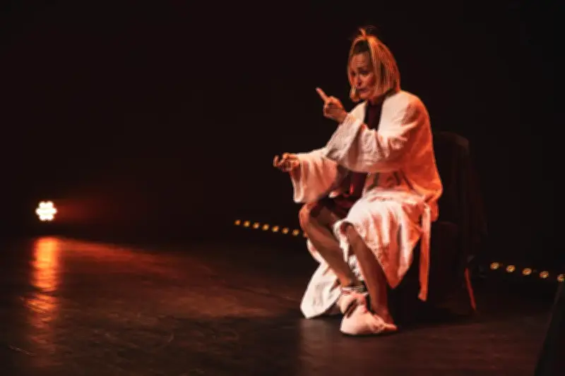 Élodie KV présente son spectacle engagé « La Révolution positive du vagin » à Parentis-en-Born