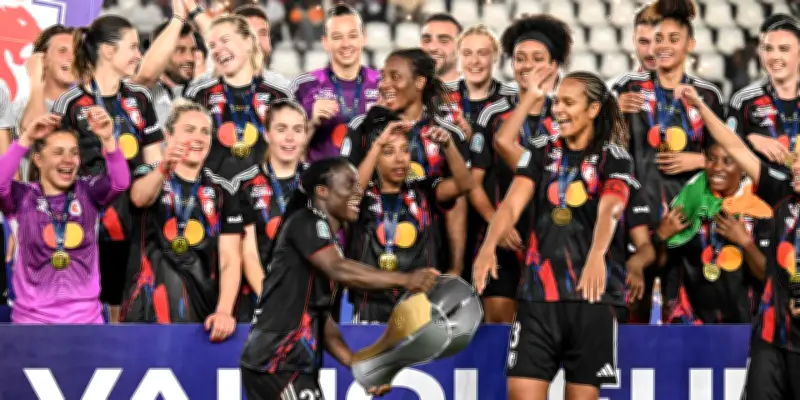 L'OL Féminin s'impose face au PSG et décroche la première Coupe de la Ligue