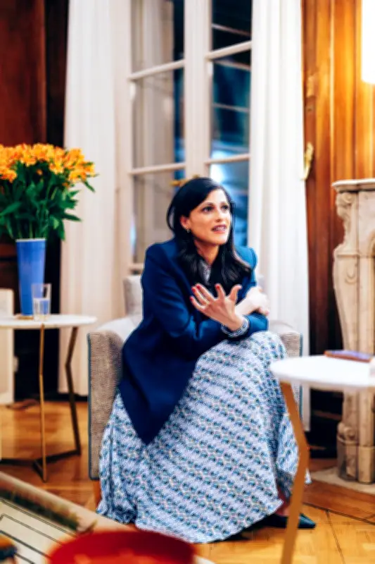 Éléonore Caroit, la voix de la France à l'international