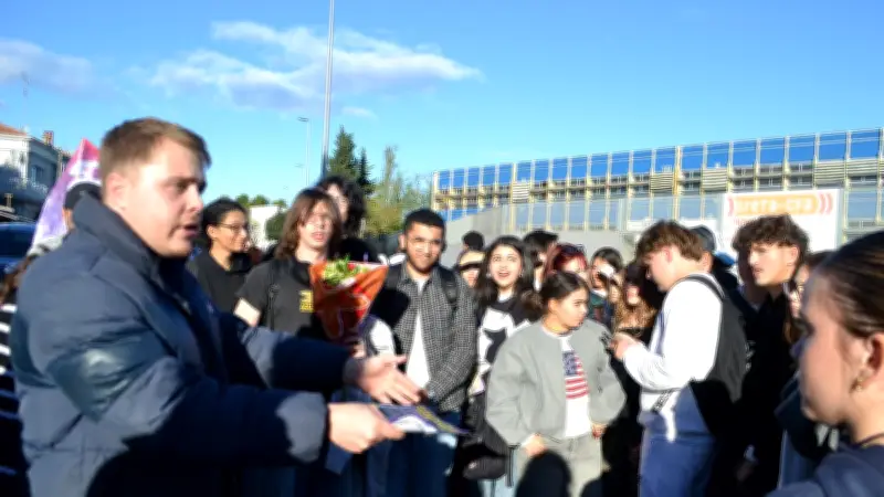 Louis Boyard à Béziers : le député LFI mobilise la jeunesse autour des enjeux politiques