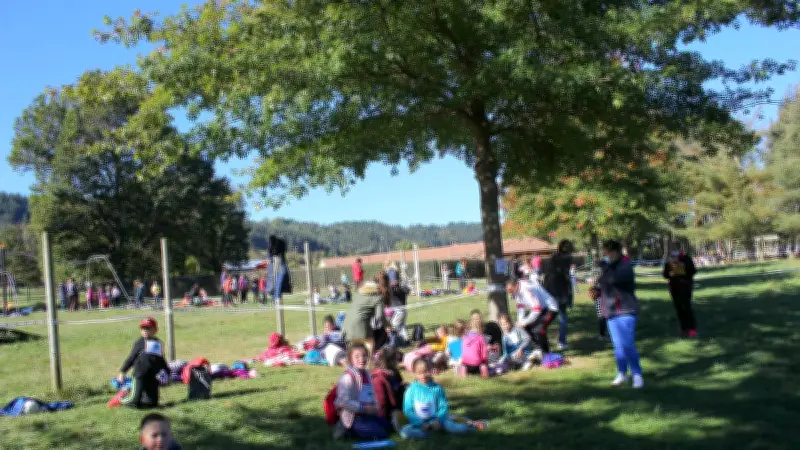 Lozère : 408 écoliers enthousiastes participent à des défis sportifs et ateliers éducatifs
