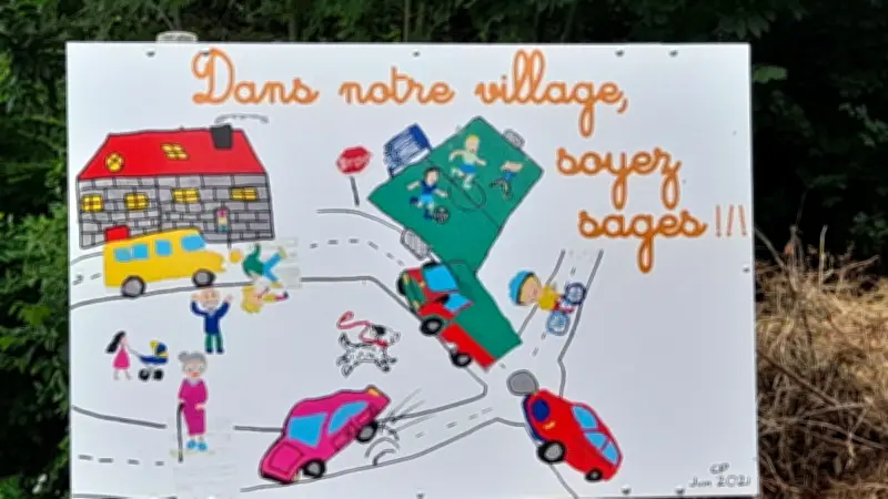 Lozère : Des panneaux créés par des enfants pour ralentir les automobilistes à Brenoux