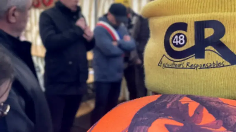 Lozère : les agriculteurs manifestent contre la flambée du prix du gasoil non routier