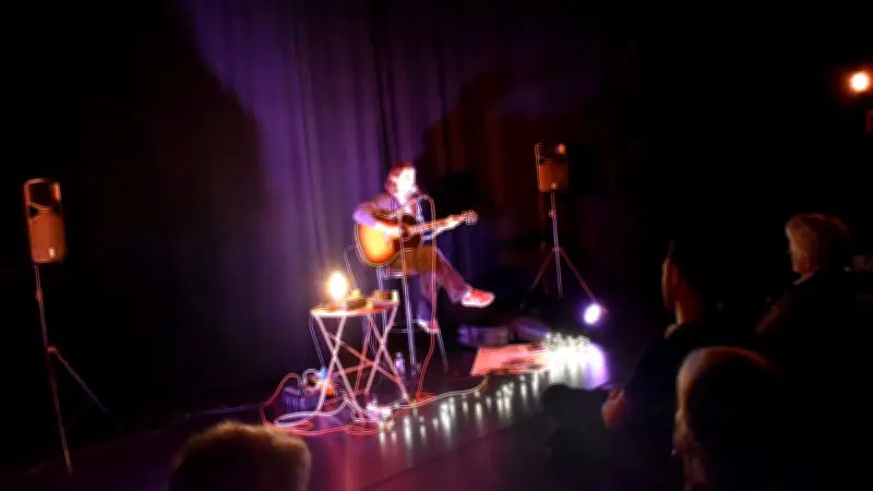 Lucas Lombard illumine le Printemps des Poètes en Lozère