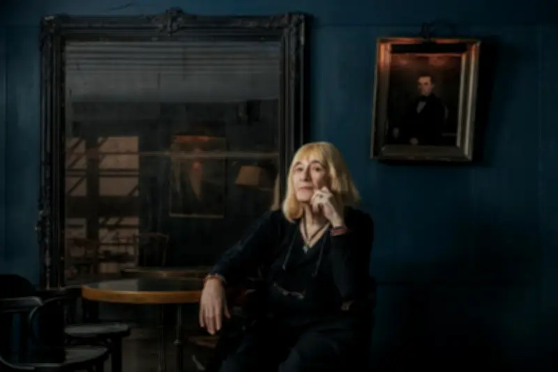 Lucy Sante : une transition de genre à 67 ans révélée par l'intelligence artificielle