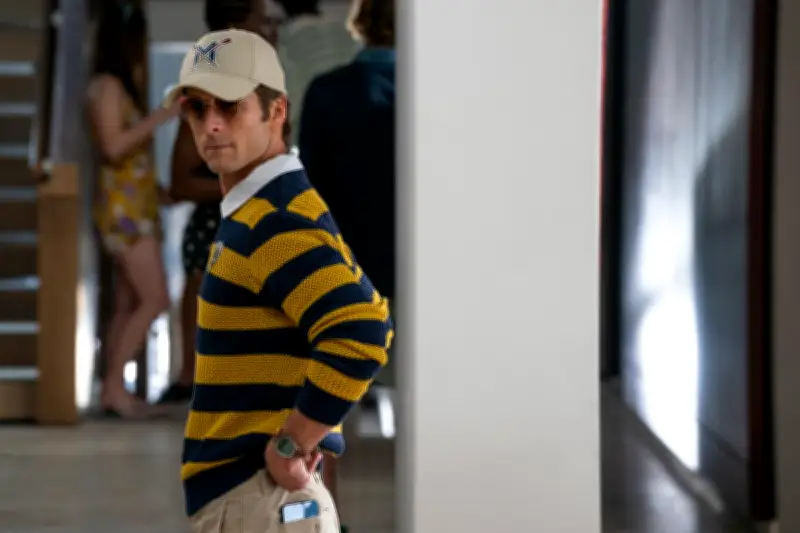 « L’Ultime Héritier » : un remake décevant sauvé par Glen Powell