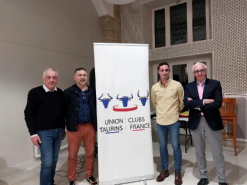 L'Union des Clubs Taurins de France réunit les passionnés des Landes et du Gers à Mugron