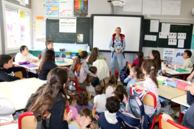 Lyçaona Godard, aventurière de Pékin Express, partage son expérience kazakhe avec son ancienne école