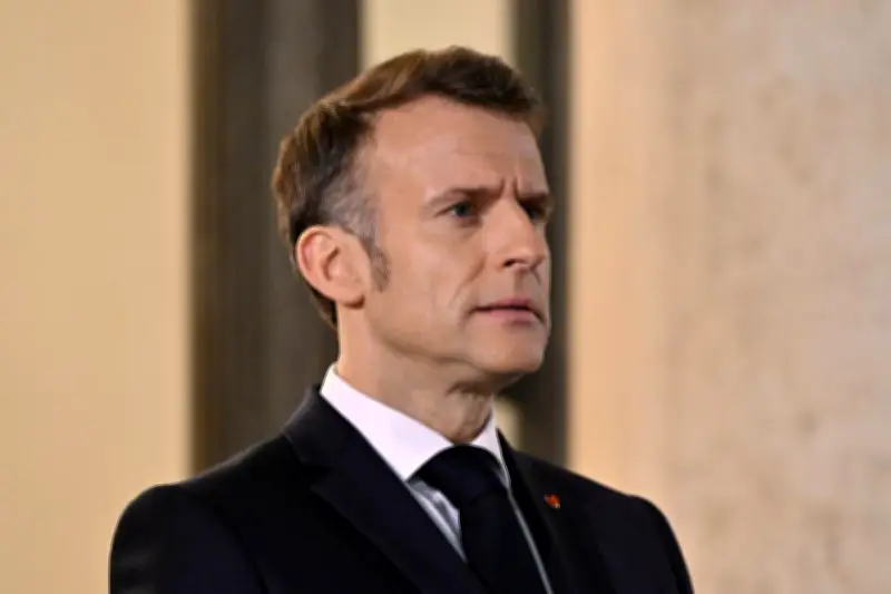 Macron appelle Netanyahou à préserver l'intégrité du Liban et évite une offensive terrestre