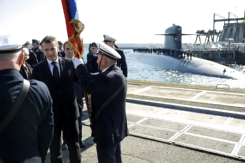Macron reprend le costume de commandant dans la guerre au Moyen-Orient