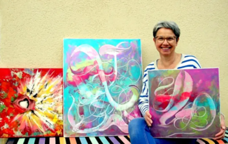 Magali Commeau expose ses acryliques vibrantes à la médiathèque de Magescq
