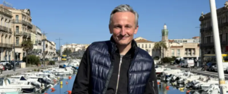 Makja, vainqueur du trophée Brassens, de retour à Sète pour un concert au théâtre de la Mer