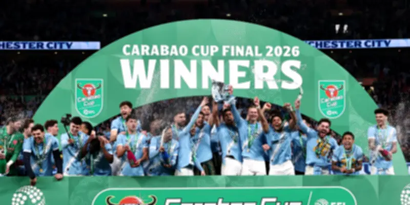 Manchester City et Guardiola évitent la saison blanche en battant Arsenal en finale