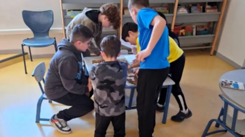 À Manduel, des écoliers plongent dans l'Odyssée grâce à une chasse au trésor pédagogique