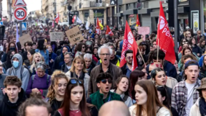 Manifestations contre la réforme des retraites après le 49.3 en Nouvelle-Aquitaine