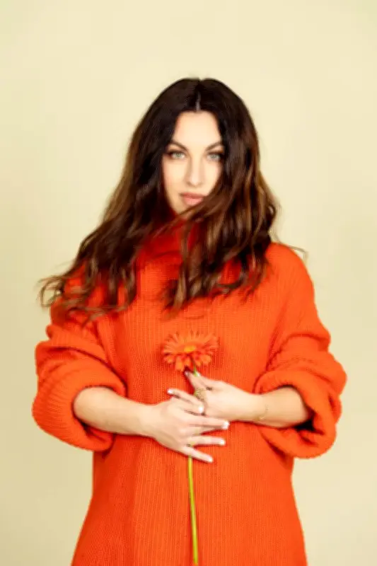 Manon Lisa : la réécriture féministe des tubes populaires comme acte militant