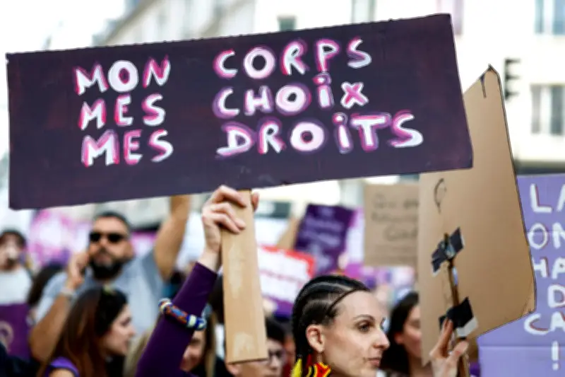 Marches massives pour les droits des femmes en France : mobilisation historique contre les violences et le conservatisme