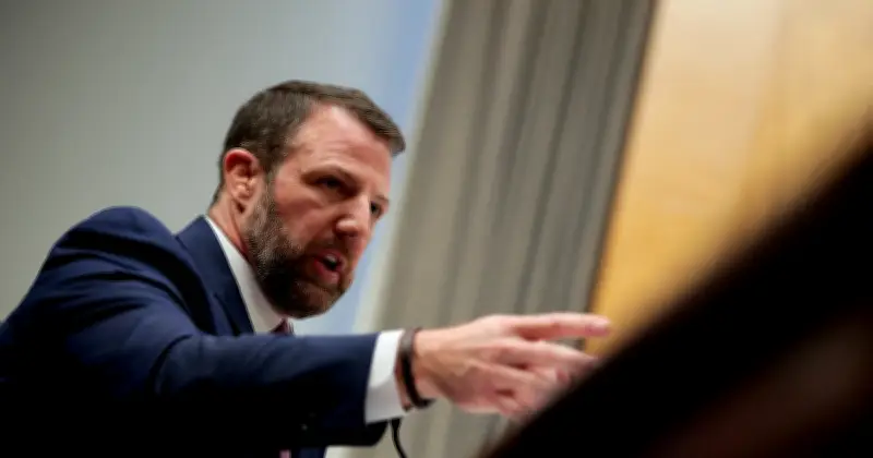 Markwayne Mullin confirmé à la Sécurité intérieure : un sénateur Maga aux commandes