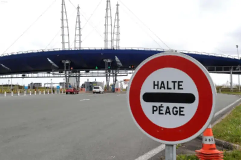 Mars 1997 : l'ouverture contestée de l'autoroute A837 entre Saintes et Rochefort