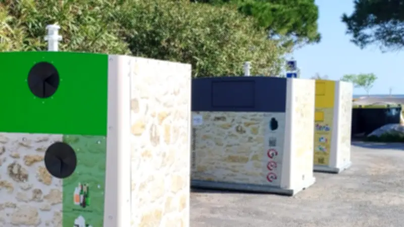Marseillan renforce le tri sélectif au parc de Tabarka avec de nouveaux containers