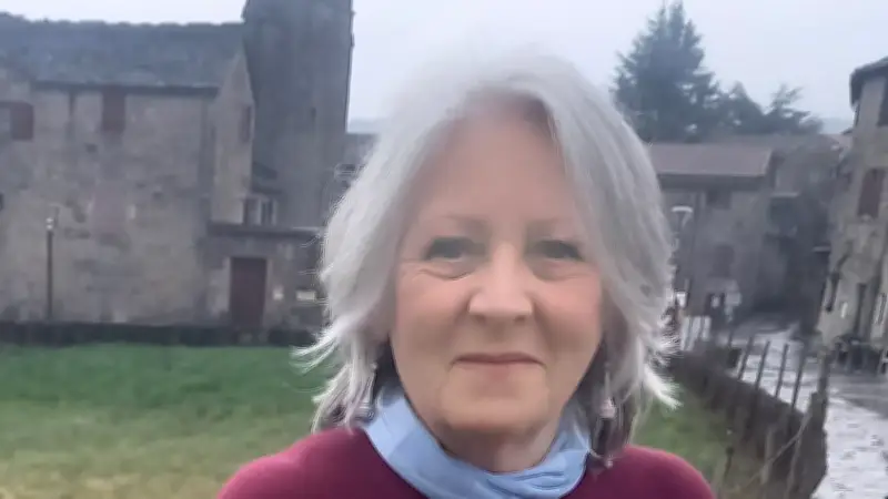 Martine Larrosa présente la liste "Aujac, racines et avenir" pour les municipales