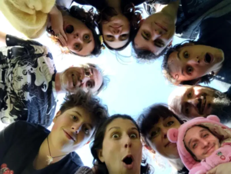 Match d'improvisation théâtrale à Val-de-Livenne : Lutimprovisateureuses vs Barbichettes