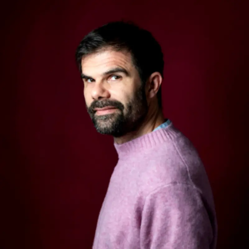 Mathieu Simonet dévoile son deuil dans 'Le Grain de beauté', un récit poignant sur la perte