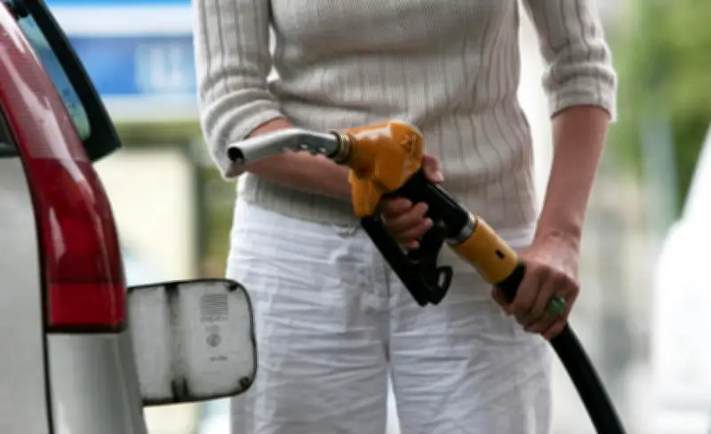 Maud Bregeon exclut une baisse des taxes sur les carburants malgré la flambée des prix