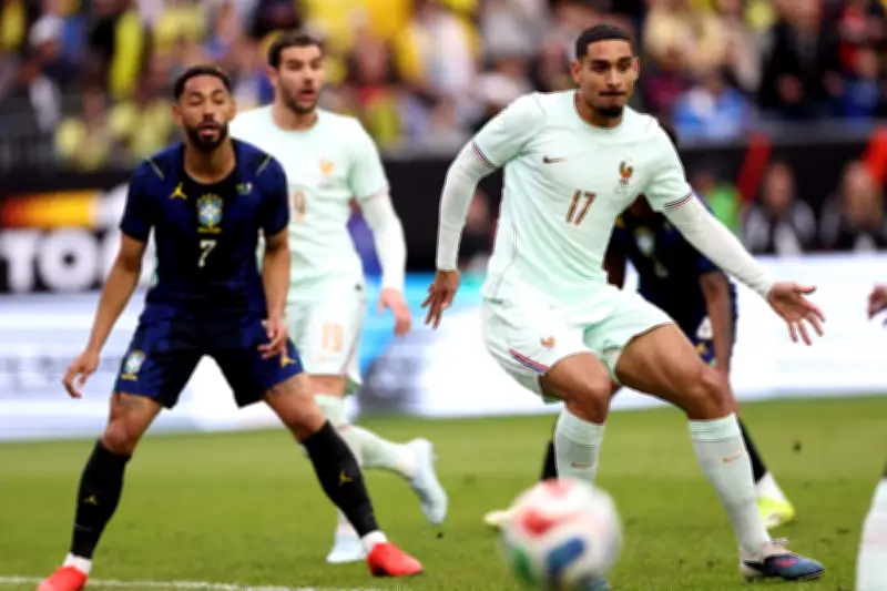 Maxence Lacroix, de Thenon à l'équipe de France : un défenseur ancré dans sa Dordogne natale