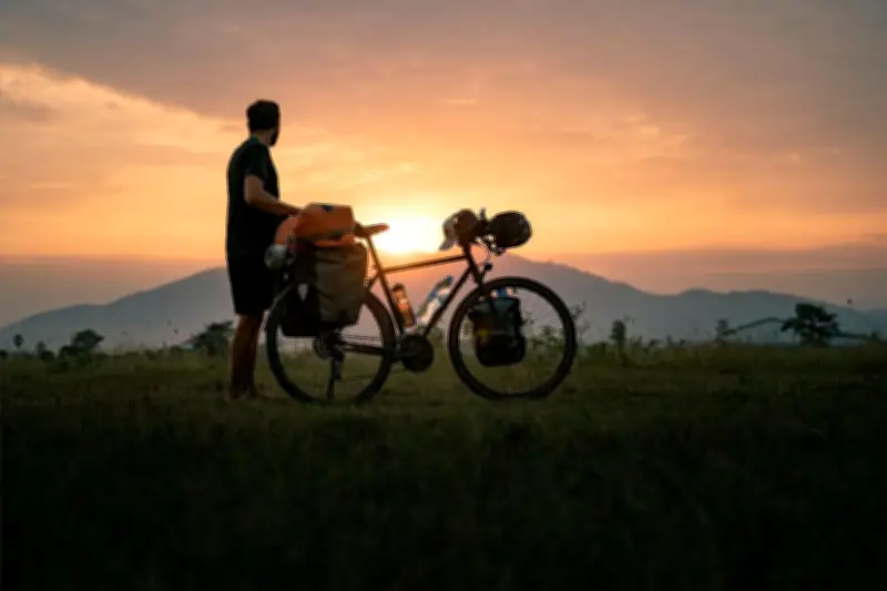 Maxime Rey présente son film sur son tour du monde à vélo à Tarnos