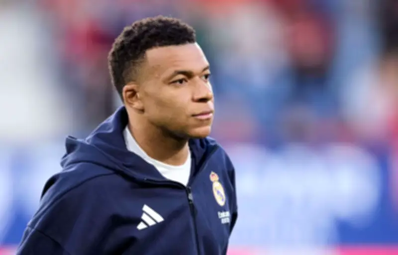 Mbappé dément les rumeurs sur son genou : « L'information n'est pas vraie »