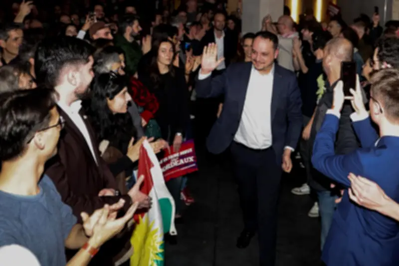 Meeting LFI à Bordeaux : Guetté et Bompard galvanisent la foule pour la culture