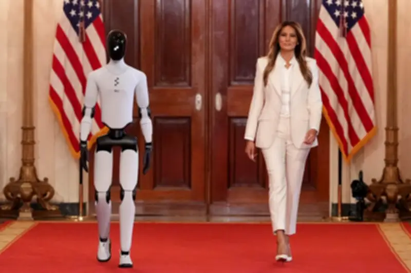 Melania Trump et un humanoïde à la Maison Blanche : un robot pour être vrai