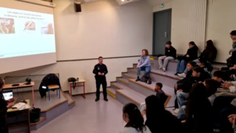 Mende : la police sensibilise les collégiens aux dangers des armes blanches