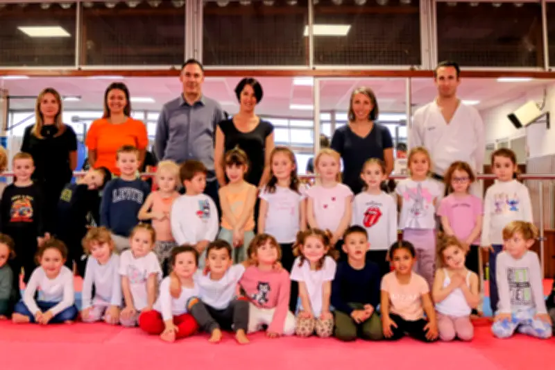 Menton : des maternelles découvrent le karaté avec le Boxing Karaté Club