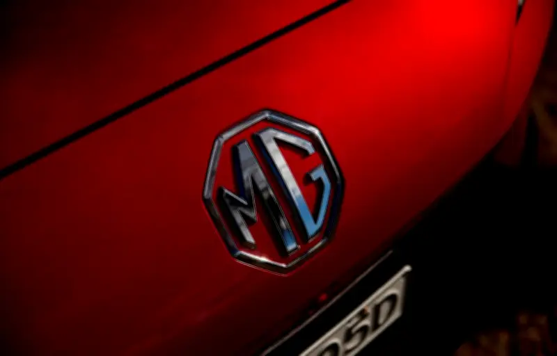 MG lance la première voiture électrique à batterie semi-solide en Europe