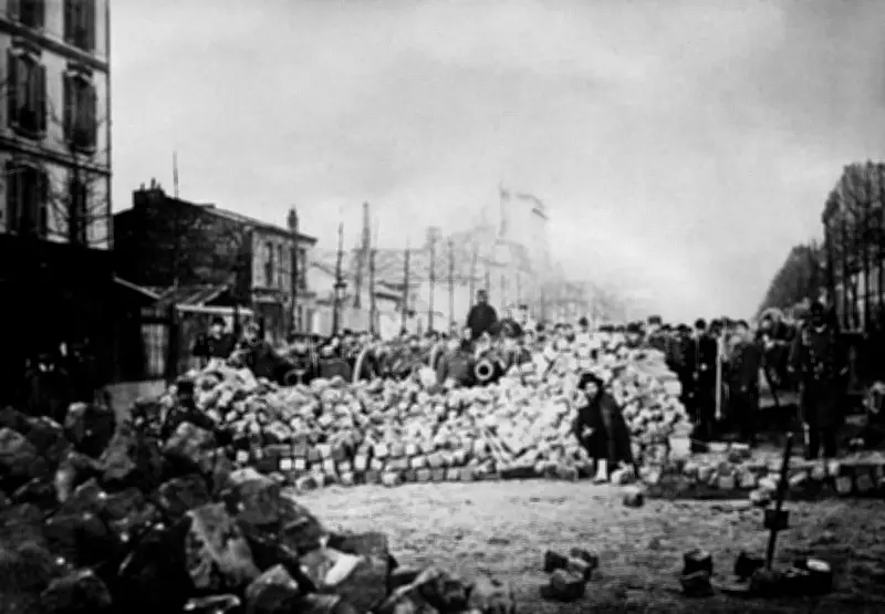 Michel Winock explore la mémoire et les dimensions complexes de la Commune de Paris