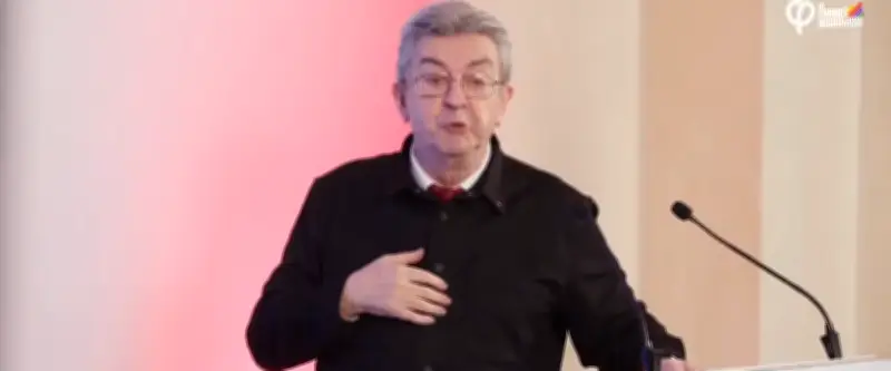Mélenchon accusé de "racisme" par le RN après ses propos "tout blanc, tout moche"