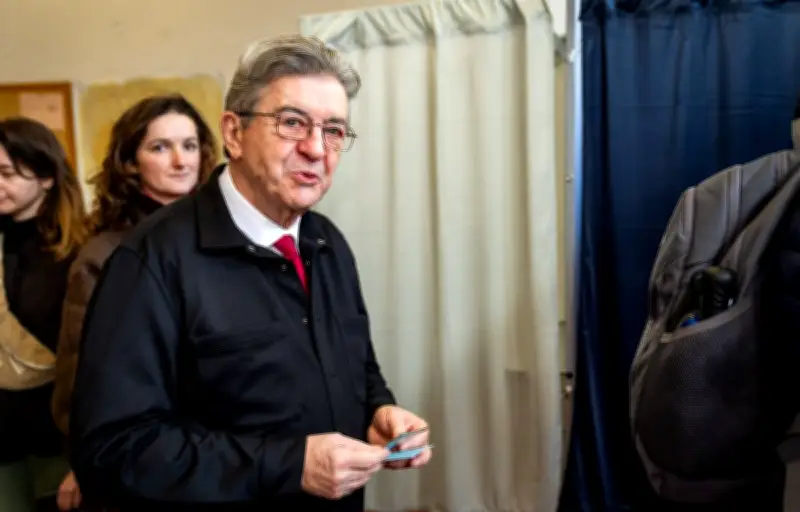 Mélenchon accuse Faure et Tondelier de relayer Le Pen après les municipales